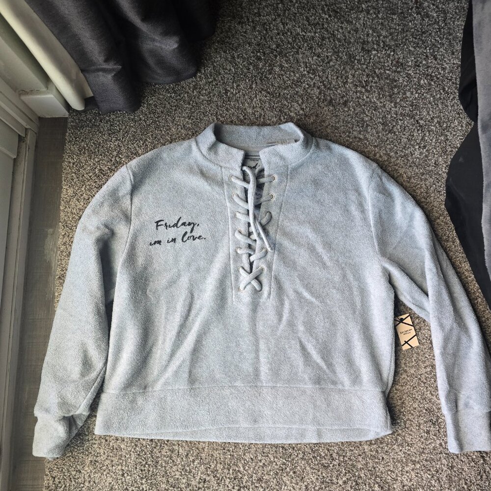 NWT REVOLVE Daydream Nation “Friday I'm in Love” Pullover Rain Cloud Grey Small - Picture 5 of 10